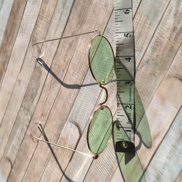 Light green round circle glasses with gold rims - Picture 3 of 6